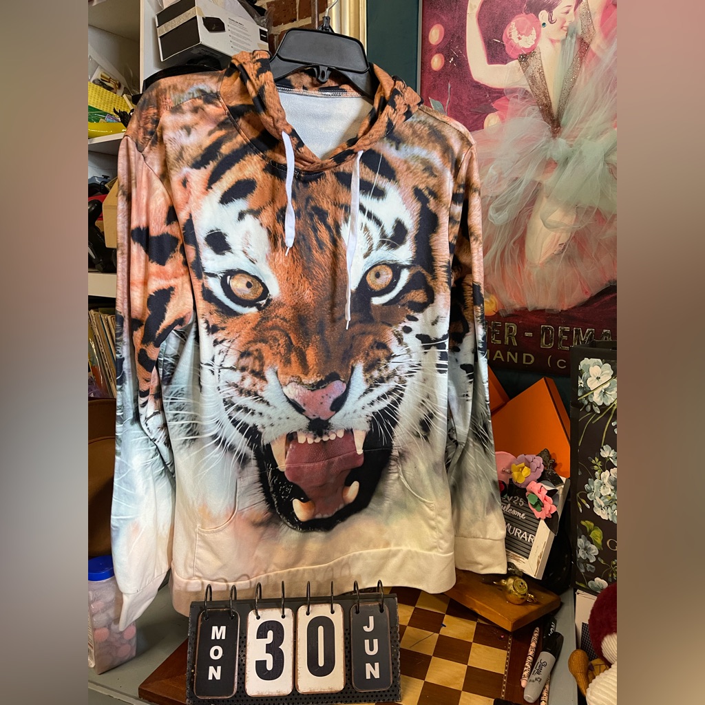 Unisex Beloved Brand Bengal Tiger Graphic Hoodie
